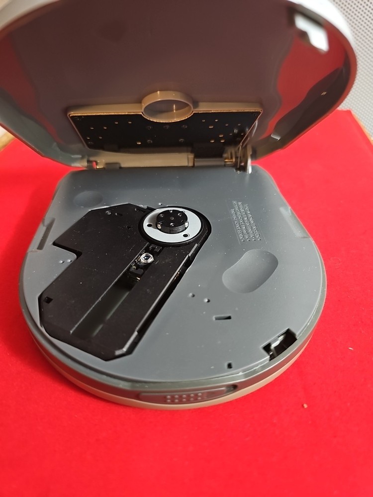 2003 Yorx Portable Compact Disc Player Tested