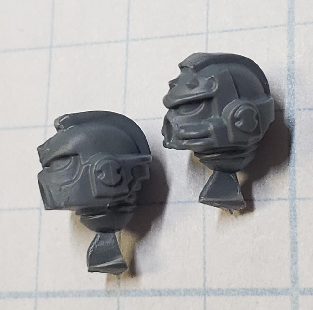 Warhammer 40k Space Wolves Bits Grey Hunter Runed Diamond Helmet Heads x2 Set