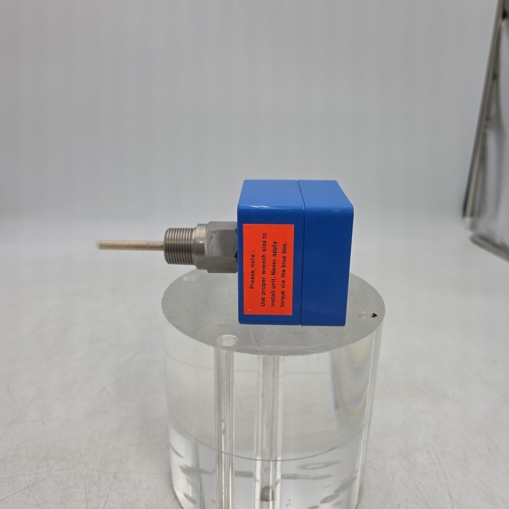 New Omega LV820 Electronic Level Switch