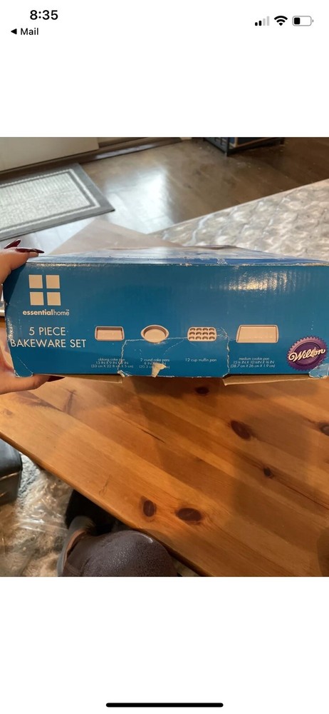 Brand New Wilton Essential Home 5-Piece Bakeware Set