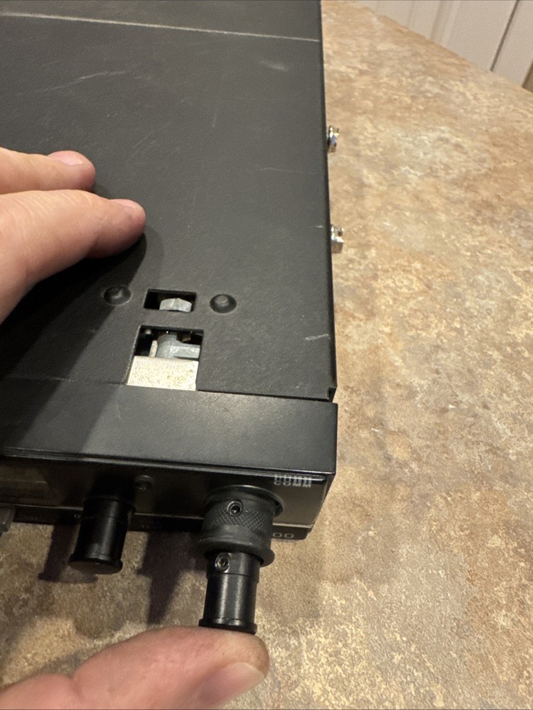 ICOM IC-A200 VHF transceiver w/ Loose Knob