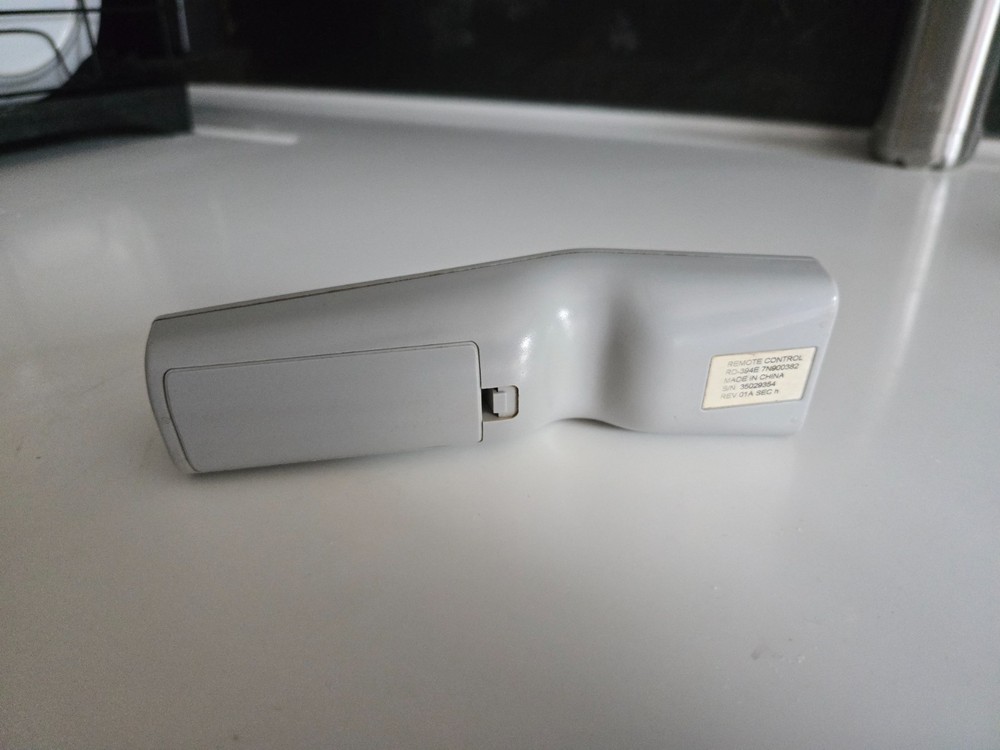 NEC Model VT460 LCD Projector remote Control RD-394E control only