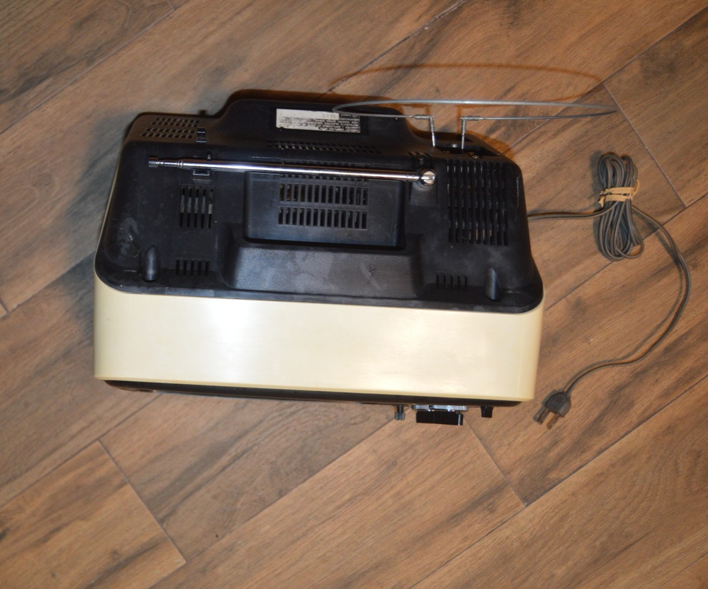 Panasonic TV TR-749 Solid State Television Vintage Retro Working