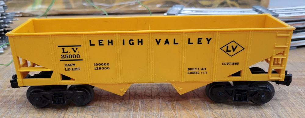LIONEL STEAM FREIGHT TRAIN SET #11500 & BOX - USED