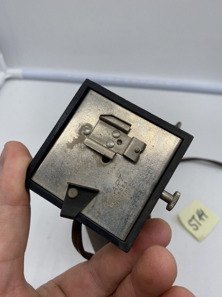 Antique Vintage Polaroid Model 201 Capacitor Flash Gun camera Untested