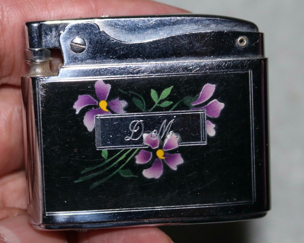 VINTAGE RONSON ADONIS FLORAL BLACK ENAMEL LIGHTER