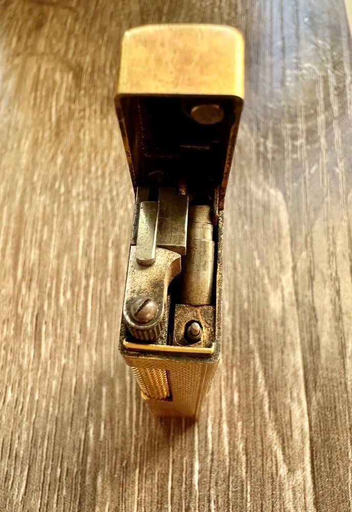 Vintage Dunhill lighter in original box Untested