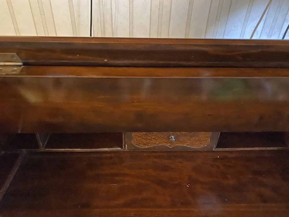 $315/OBOVintage Antique Spinet Desk With Pull Out Pad