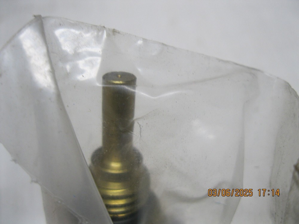 Engine Coolant Temperature Sensor Everco 12022