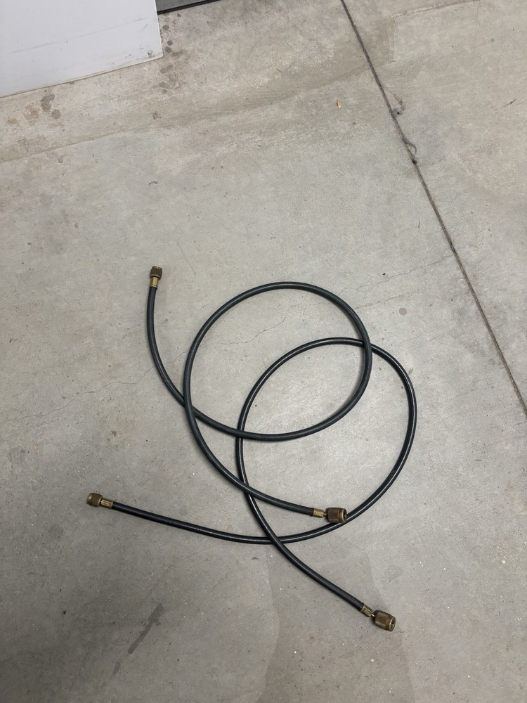 2 Refrigerant Hoses