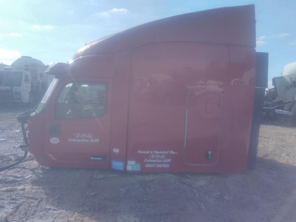 Replaces 2015 PETERBILT 579 CAB , GA
