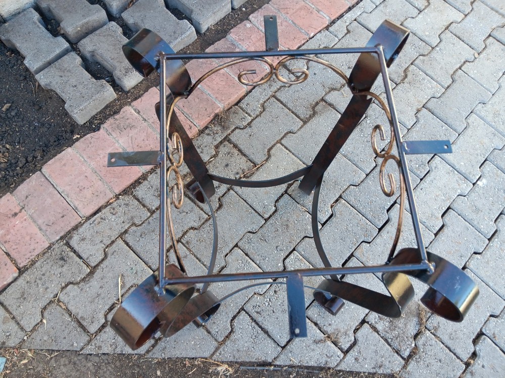 cast iron outdoor table base vintage