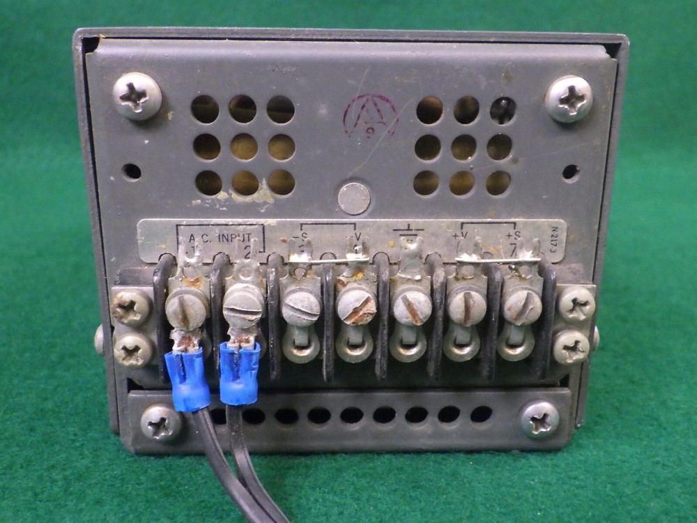 Lambda LM-205 regulated power supply 105-132VAC input, 0-32VDC output Works