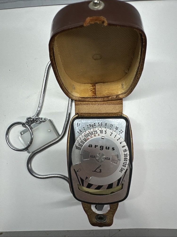 Argus L3 EVS Light Meter & Leather Case