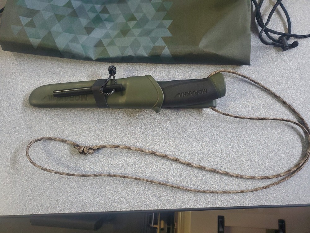 Hiking/ bushcraft /emergency kit