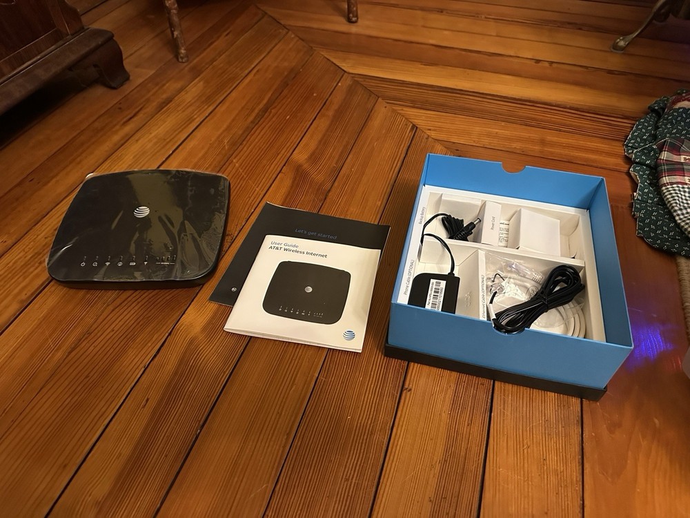 ATT Wireless Internet Modem Black ( New In Box)