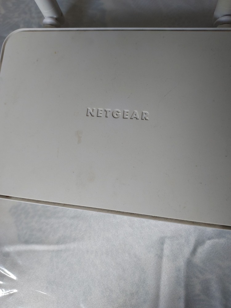 NETGEAR WNR2020 WIRELESS ROUTER WITH EXTERNAL ANTENNAS