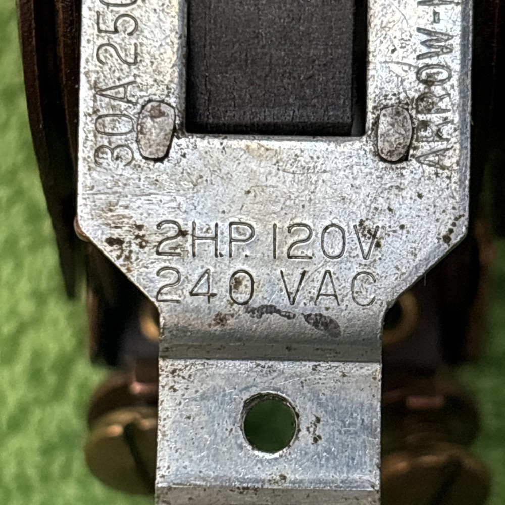 FLOOR MACHINE ARROW ON/OFF SWITCH, OBSOLETE TESTED WORKING