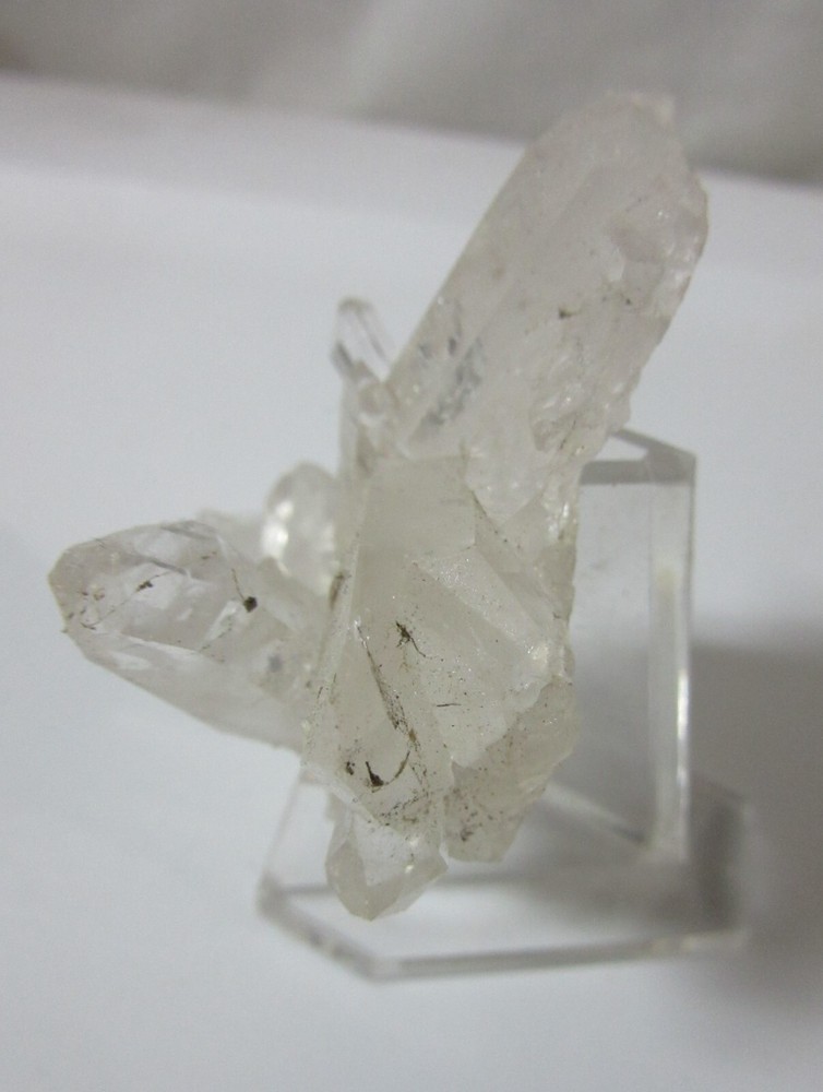 Two VEE Triangular Plastic Small Display Stands Mineral Rock Slabs Etc VTDSS-1.5