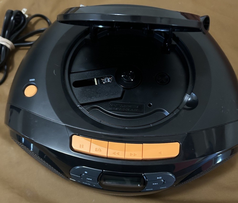 Philips CD Soundmachine Model AZ328 With Dynamic Bass Boost