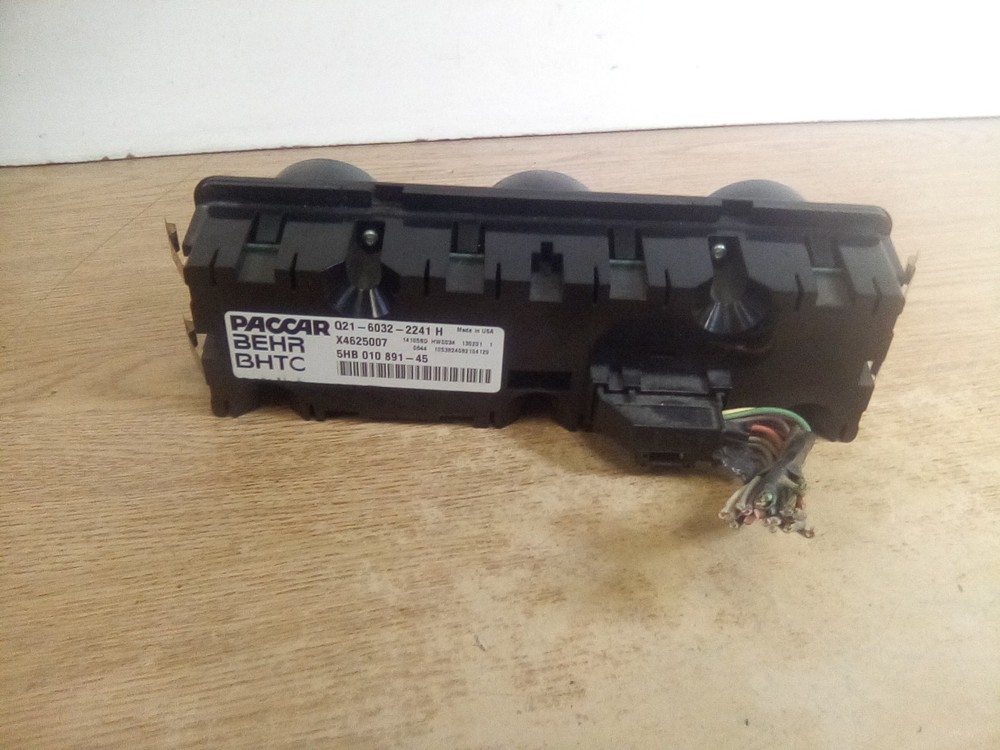 Peterbilt Q21-6032-2241 Climate Control
