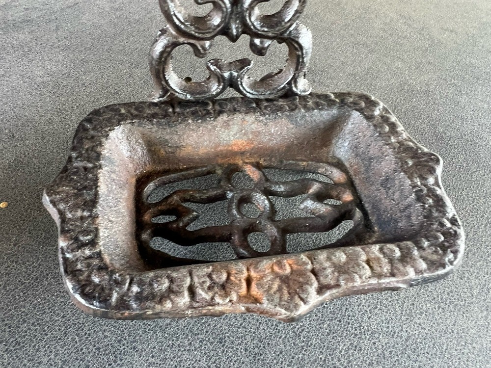 Cast Iron Soap Dish - Selling How Found