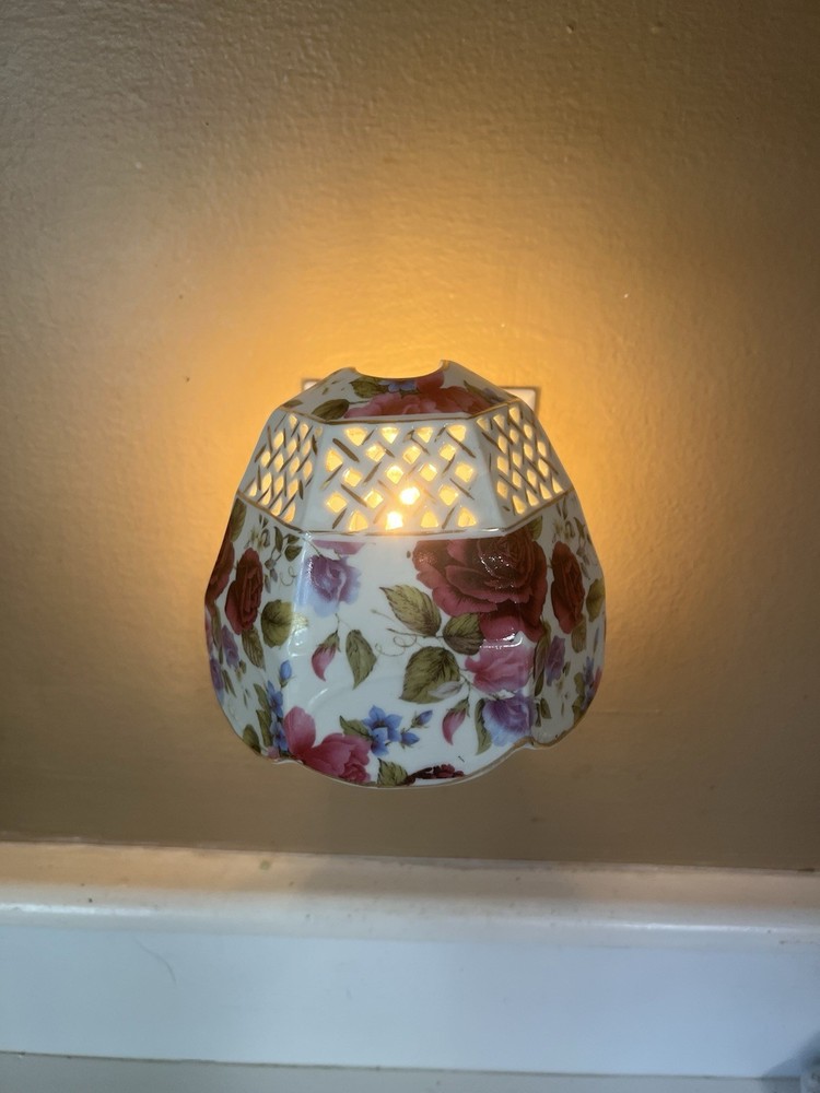 Formalities Floral Ceramic Night Light Works On/Off Switch Vintage