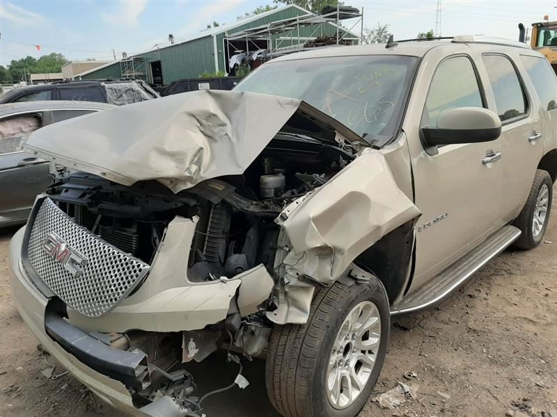 YUKON 2007 High Mounted Stop Light 541601