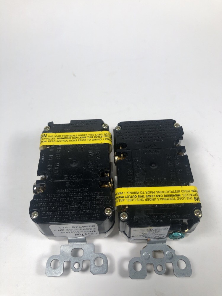 Leviton and mixmatch bundle 5 plugs - GOOD