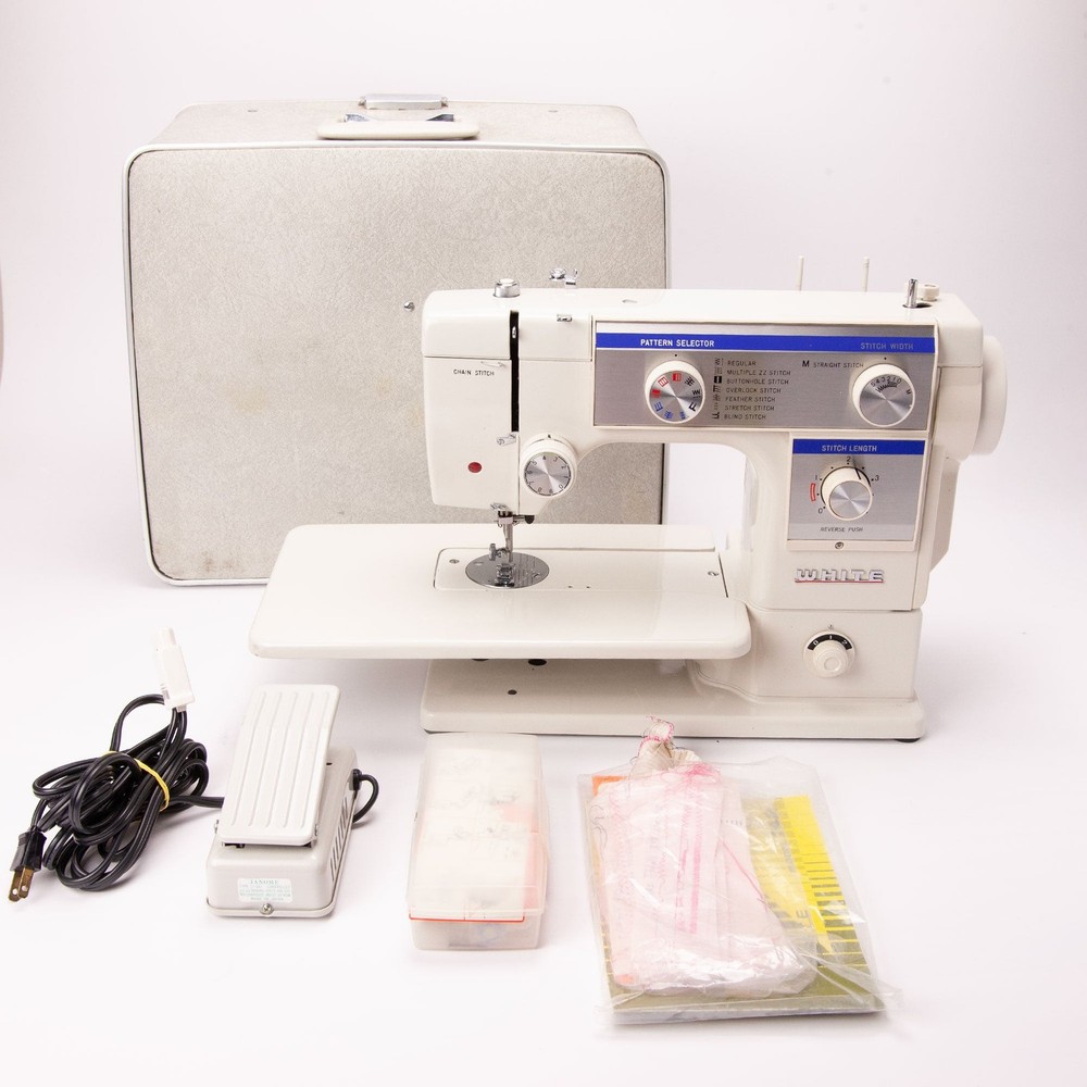 White 742 Sewing Machine Complete Case Accessories