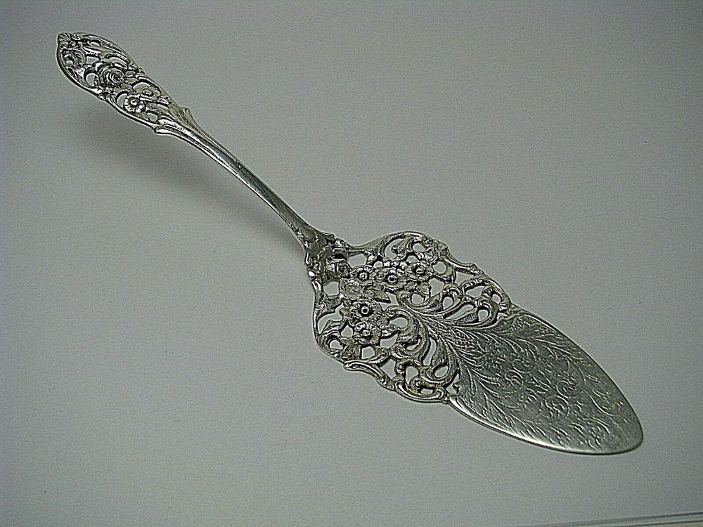 SILVER PIE SERVER CAKE SERVER 800 Silver Floral Pattern Hazorfim Israel ca1960s