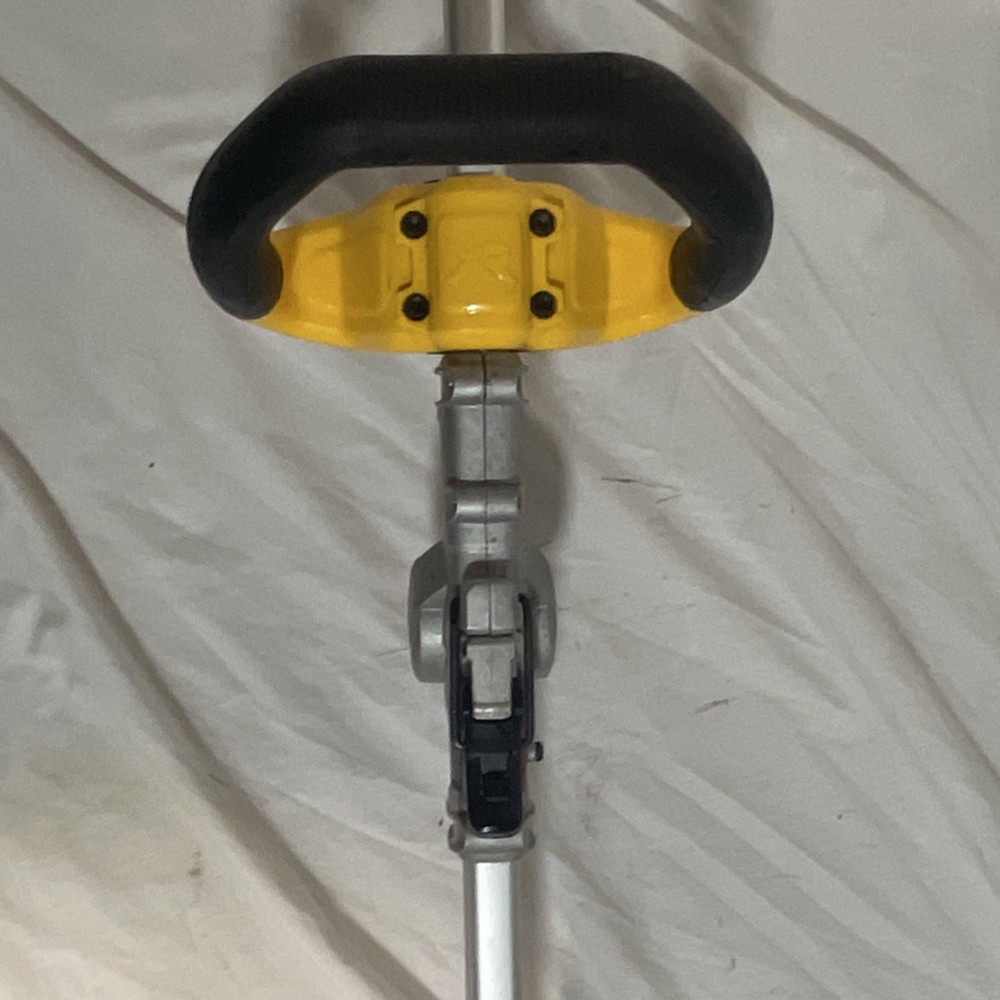 DEWALT 20V MAX Cordless String Trimmer DCST922 w/ Battery Charger