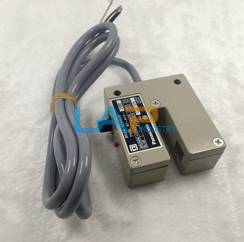 1PCS For Panasonic RT-610-10R Color Sensor Sensor New