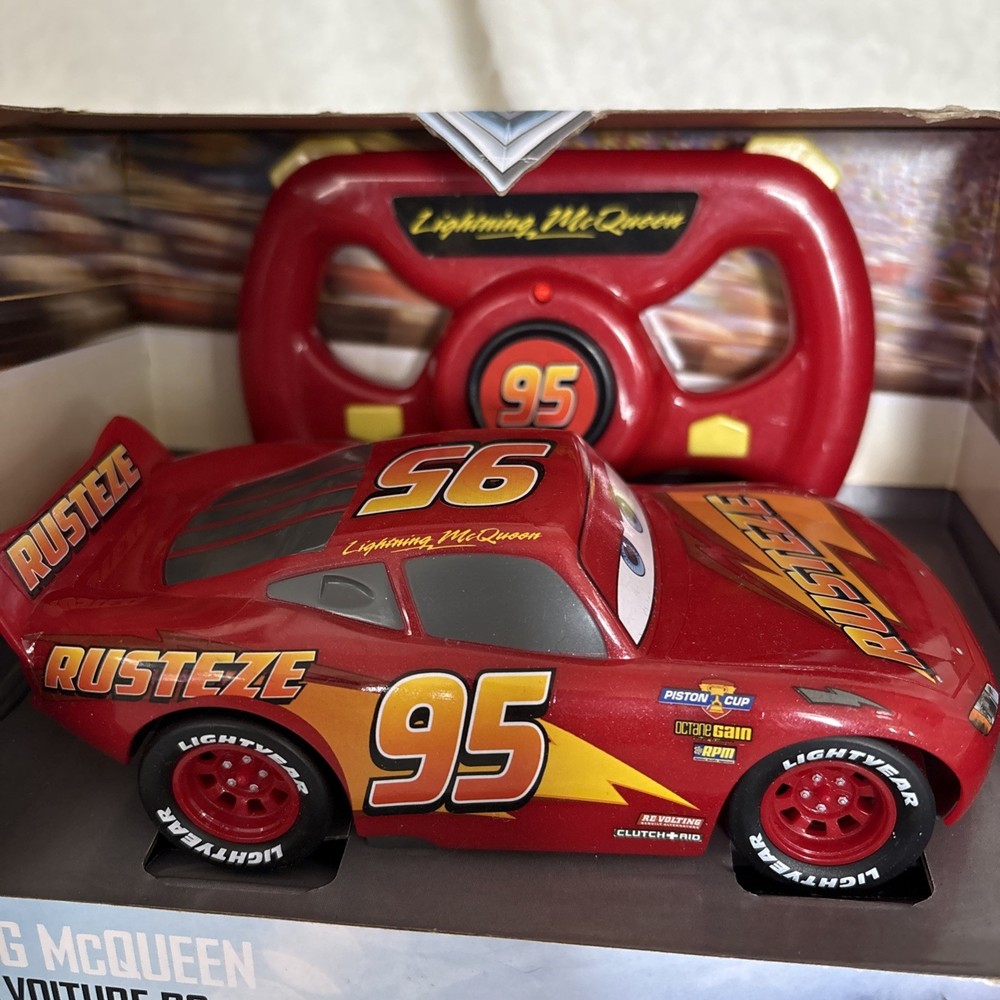 Disney Pixar Cars Lightning McQueen 6" RC Full Function Remote Control Car