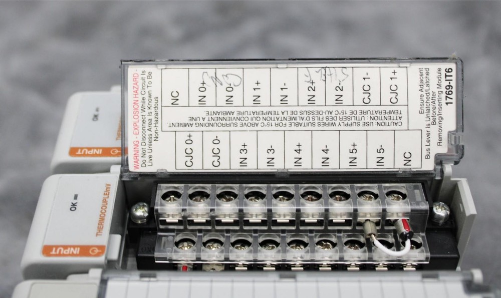 Allen-Bradley 1764-24BWA MicroLogix 1500 Programmable Controller w/ I/O Modules