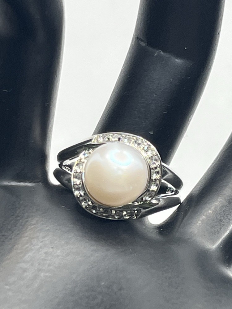 Sterling silver pearl clear cz cocktail ring size 9