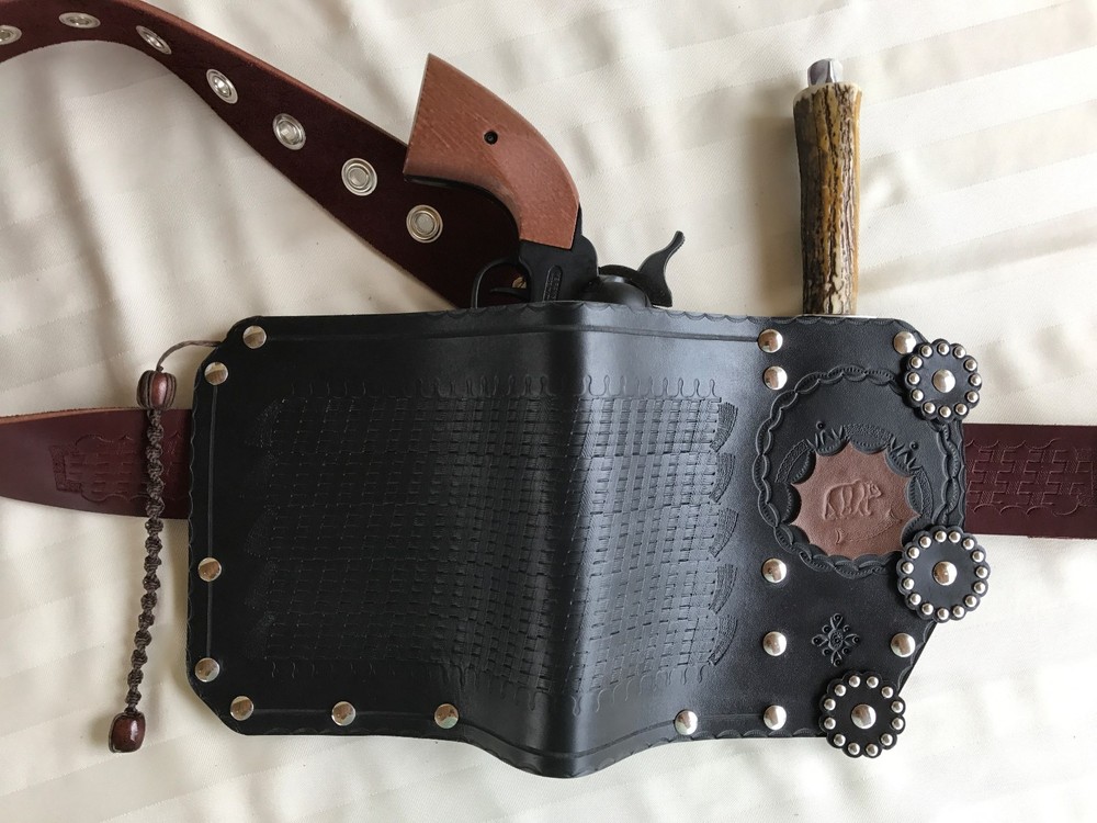 Silyah (Силях) - Traditionally Bulgarian leather holster