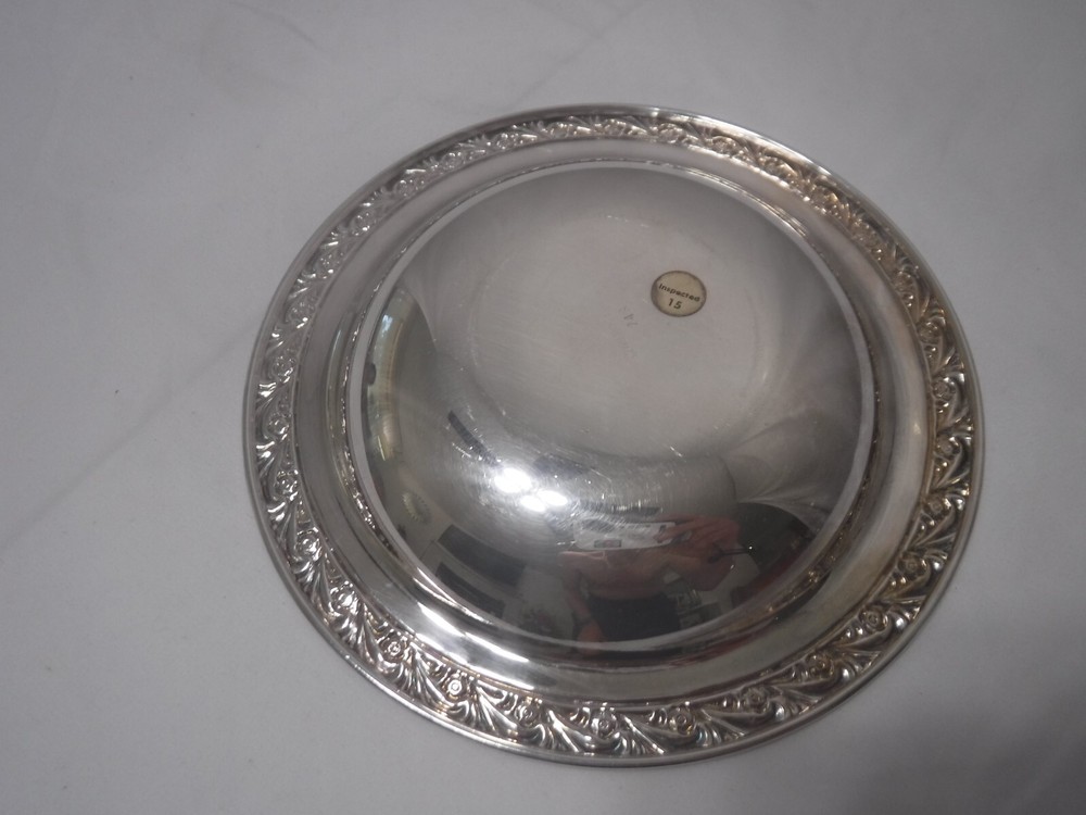 WM Rogers Silverplate Nut & Candy Dish Serving Saucer Floral Pattern 748