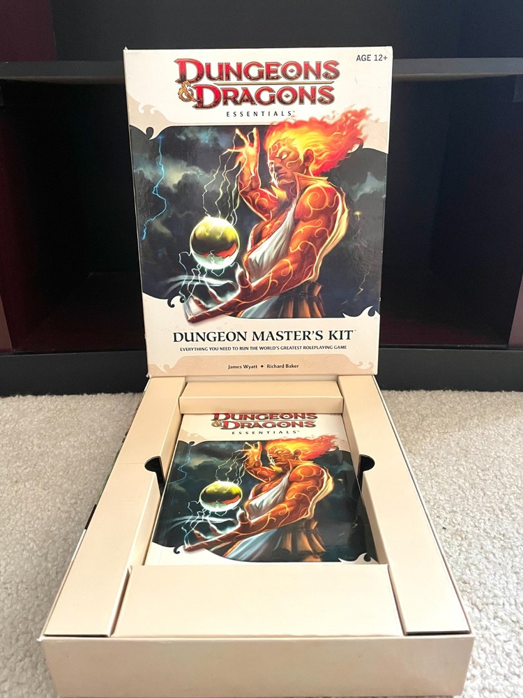Dungeons & Dragons Essentials Dungeon Master's Kit 2010 Only Missing 1 Token