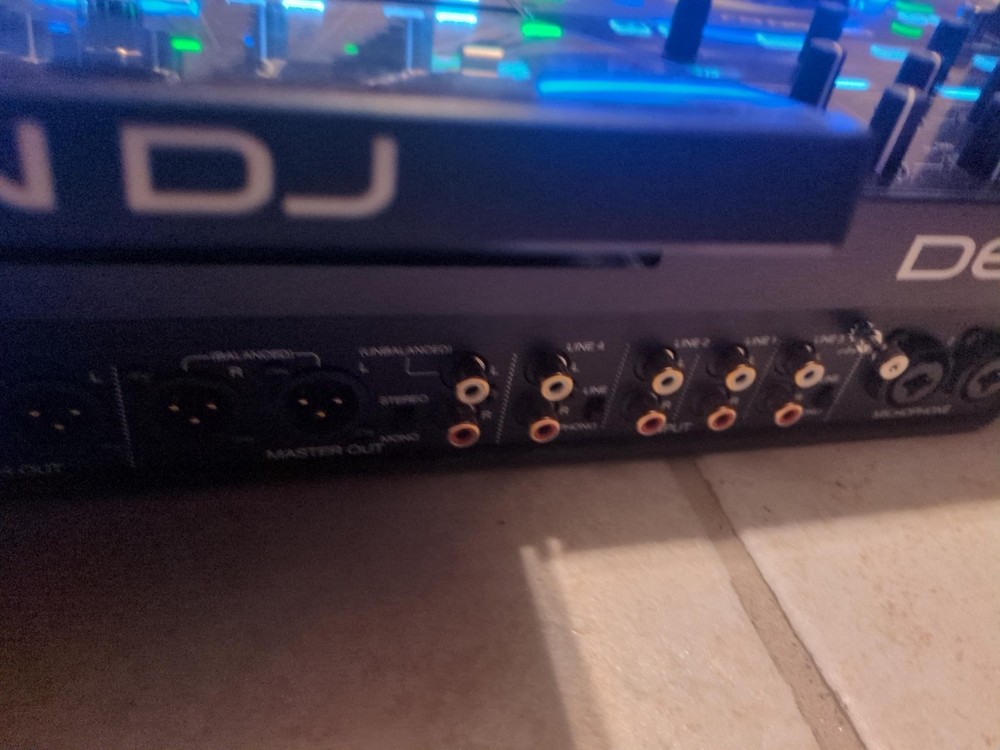 Denon DJ PRIME 4 Standalone 4-Deck DJ Controller - Black with Cover