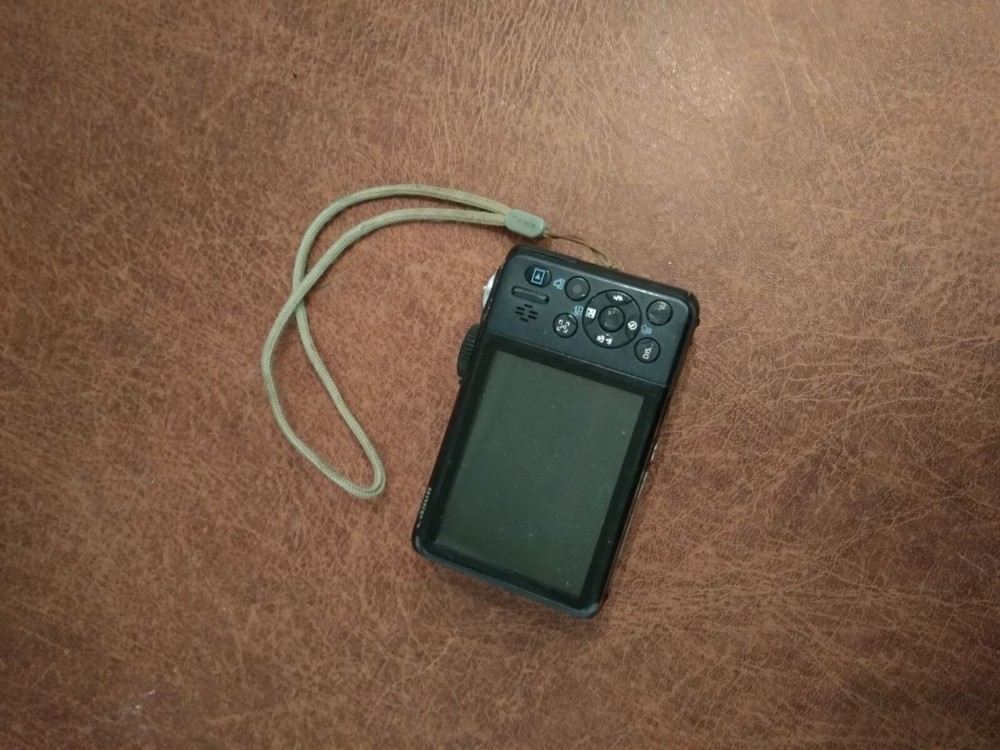 Canon PowerShot A2100 is 12.1MP Digital Camera. not Work