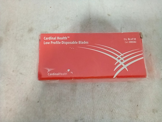 Cardinal health low profile disposable blades