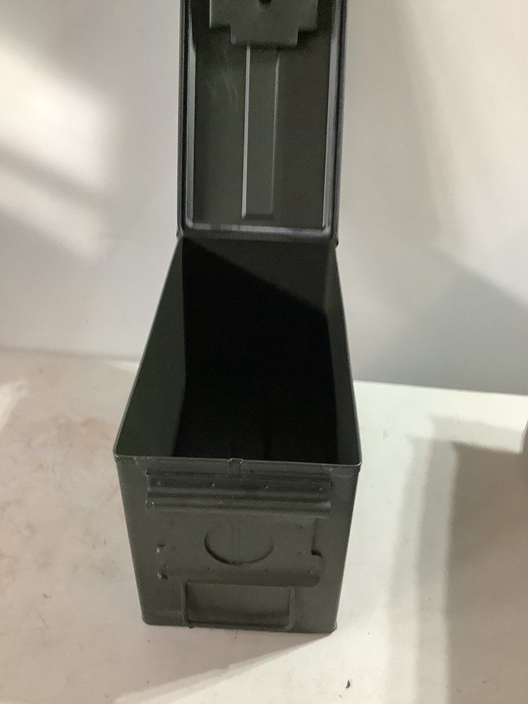 AMMO BOX . Metal. Original Military Box. Used