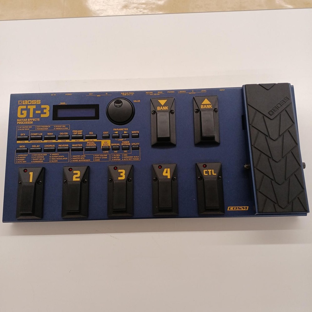 BOSS GT-3 Guitar Effects Processor COSM Amp Modeling Multi-Effects Pedalboard