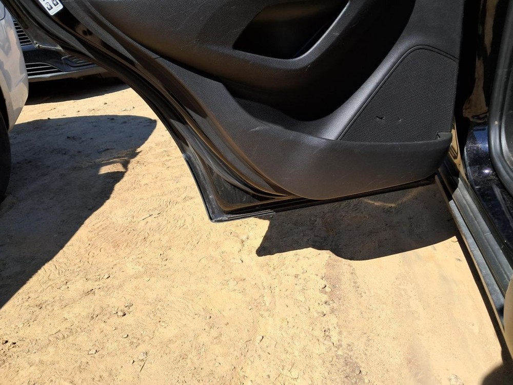 TRAX 2019 Glove Box 4787282