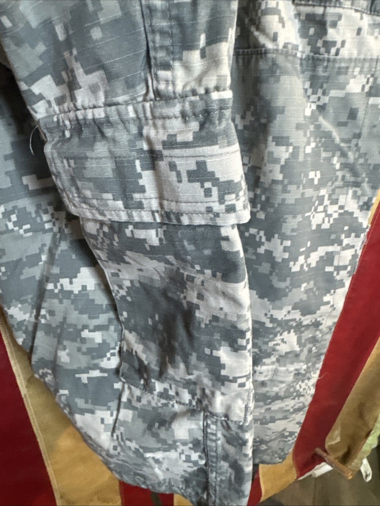 Medium Short - Army Combat Pants ACU Digital Camo USGI B366