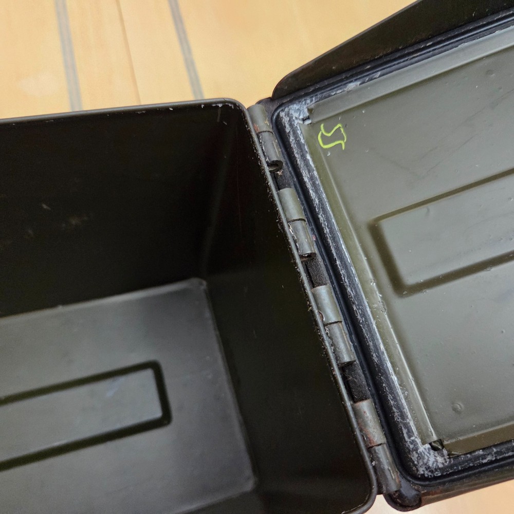 4 Steel Ammo Cans, 2 sizes