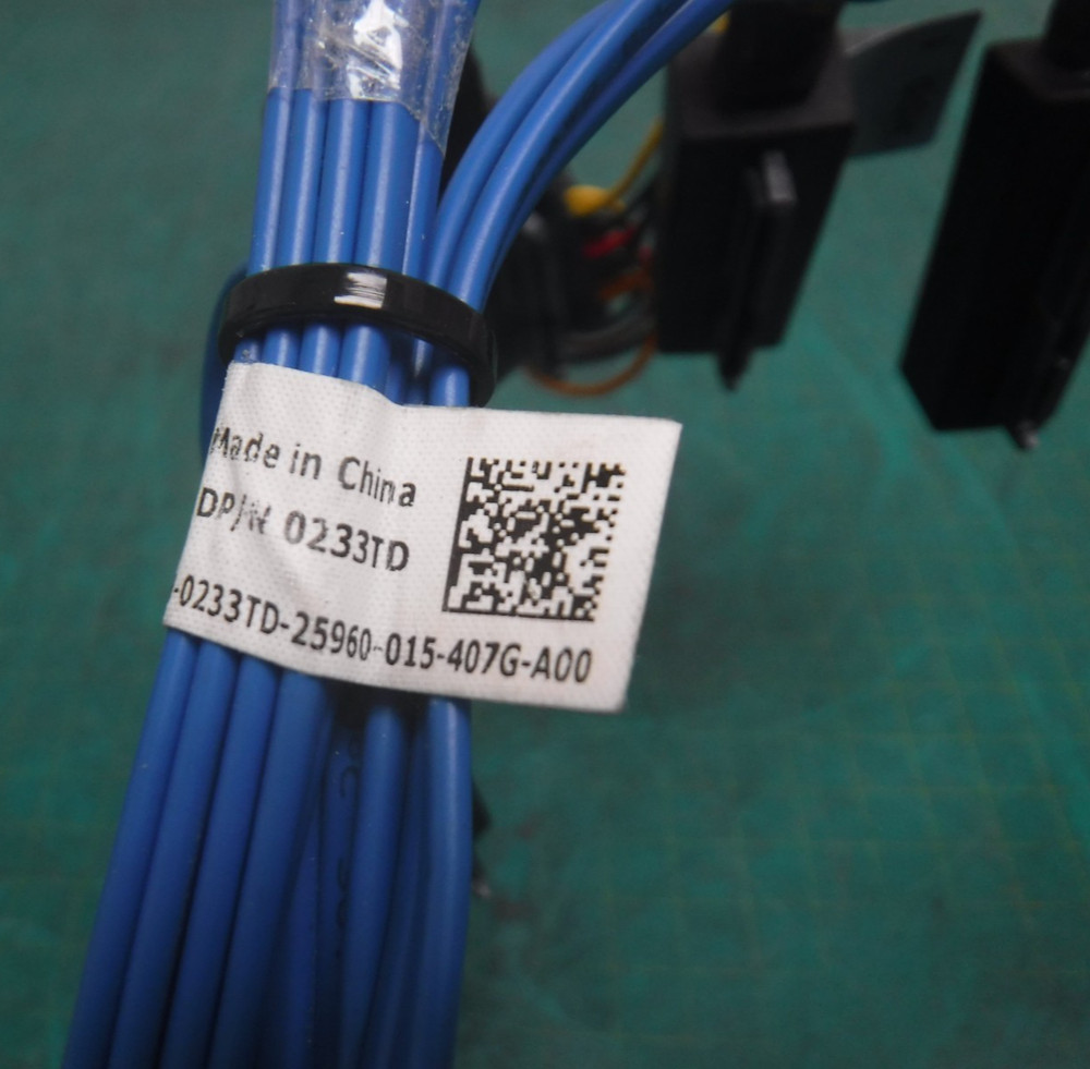 Dell PERC H200 0U039M RAID Card + 0233TD SAS Cable