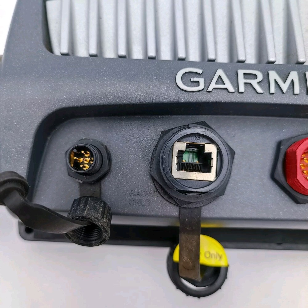 Garmin GPSMAP 720 Touchscreen Chartplotter Radar Display w/ Cable and Sun cover