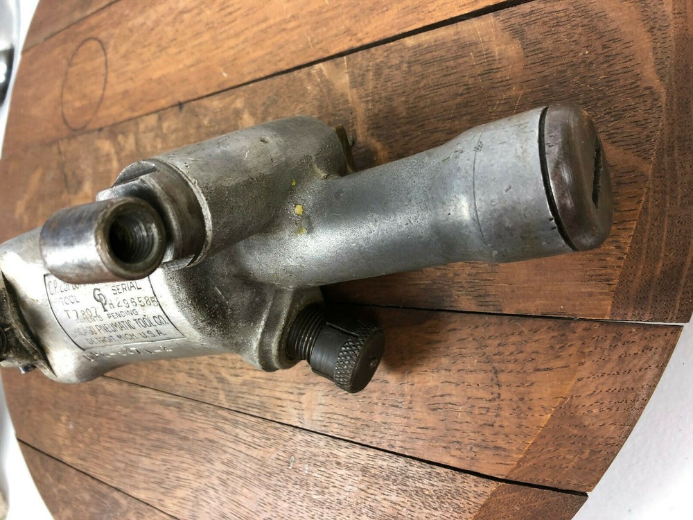 CHICAGO PNEUMATIC MODEL CP 251 PNEUMATIC COMPRESSION RIVETER RIVET SQUEEZER